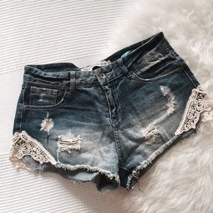 Zara Denim Shorts With Lace 💗
