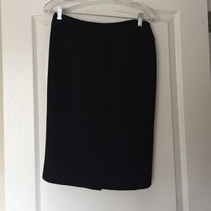 Jones New York black, knee length skirt
