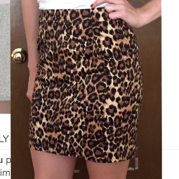 Leopard print pencil skirt