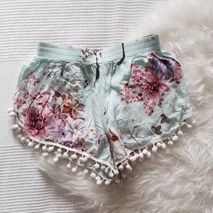 Pretty Floral Pattern PomPom Shorts 💜