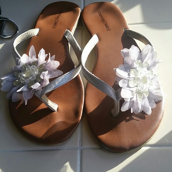 Flower flip flops