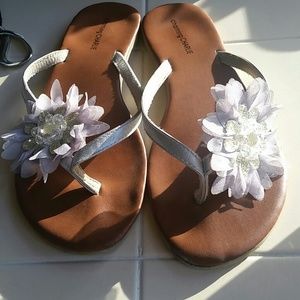 Flower flip flops