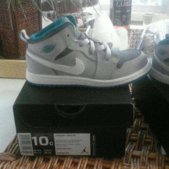 JORDAN 1 MID BT CHILD SIZE NWT