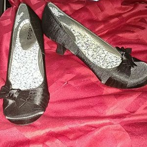 Mudd Black Kitten Heals