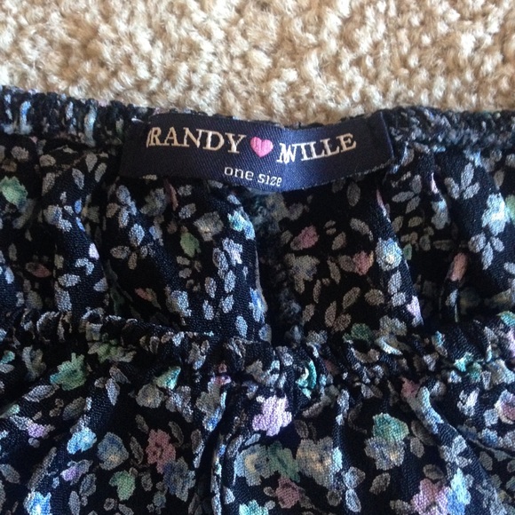 Brandy Melville Vodi Shorts