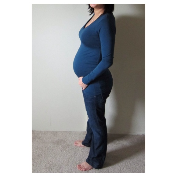 GAP Tops - Gap Body Maternity Top