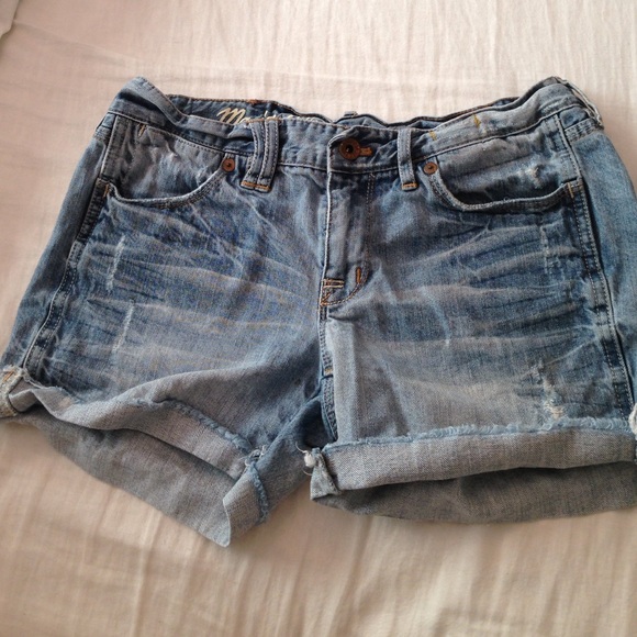 Madewell distressed Jean shorts