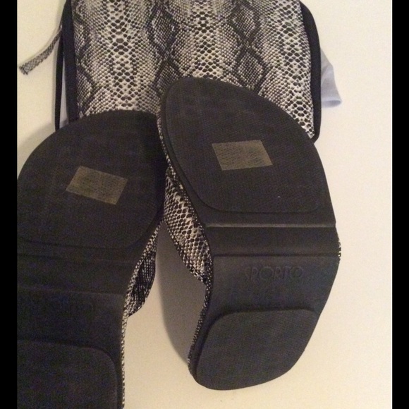 nike sandals with matching bag