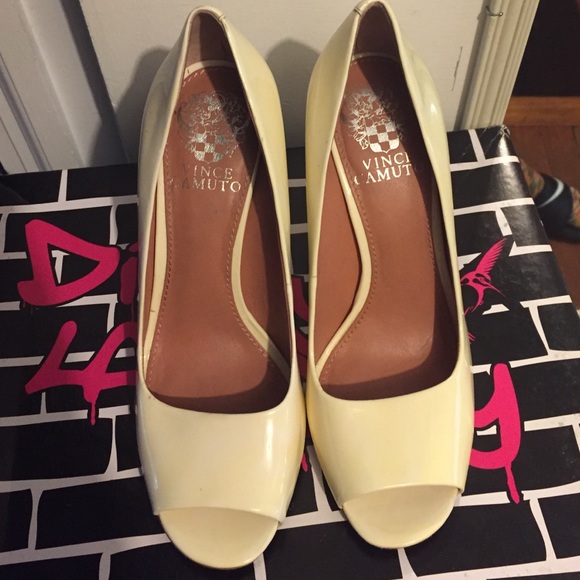 vince camuto open toed heels
