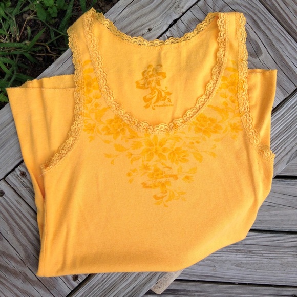 Rue 21 tank
