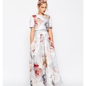 Classy Floral Crop Top Maxi