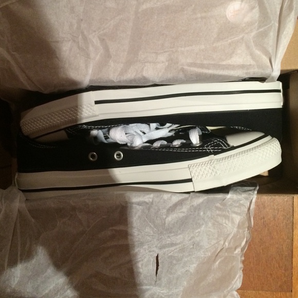 Converse Shoes - Brand new black converse