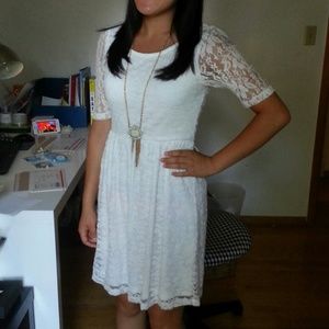 BEAUTIFUL PURE WHITE LACE DRESS