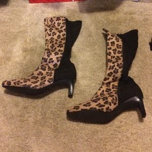Leopard stretch heeled boots