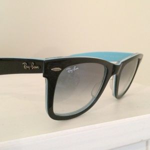 RayBan Wayfarers - Black & Blue
