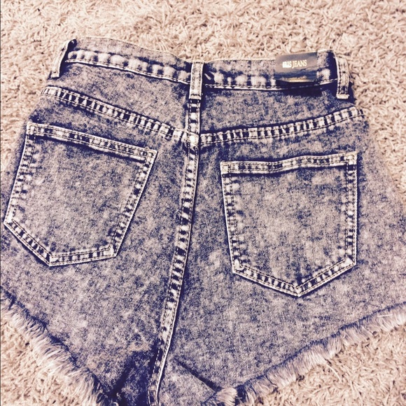 High waisted short - Picture 2 of 2