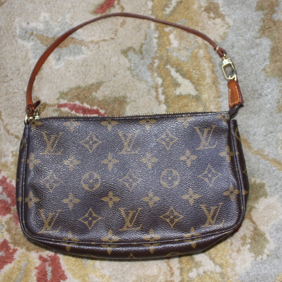 *SOLD*AUTHENTIC LOUIS VUITTON Pochette - Picture 1 of 4