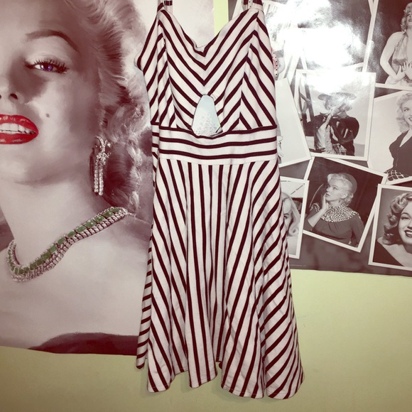 Cross back dress!