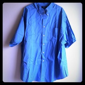 Men's Roundtree and Yorke blue button up shirt