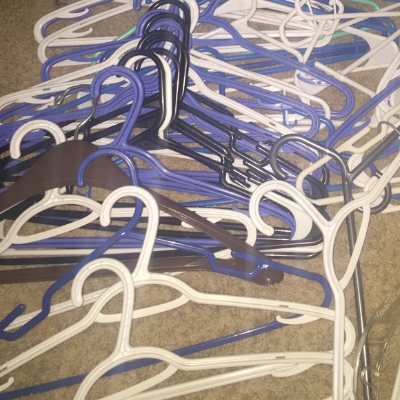 80 ASSORTMENT HANGERS!!!