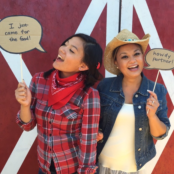 Meet Your Posher- Kiana πππΌ Posh Ambassador II - Picture 2 of 2