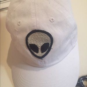 #brandymelville #snapback #alien