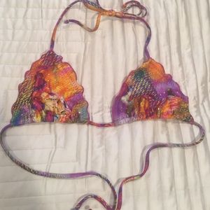 Bright & colorful Luli Fama bikini top!🌴🌺🌴