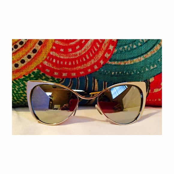 Retro Mod Cateye Sunglasses 💕