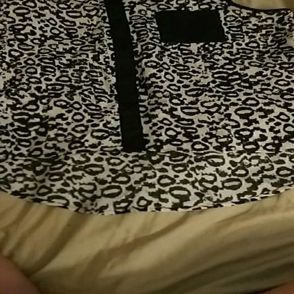 High-Low Leopard Print Tank - Picture 2 of 2