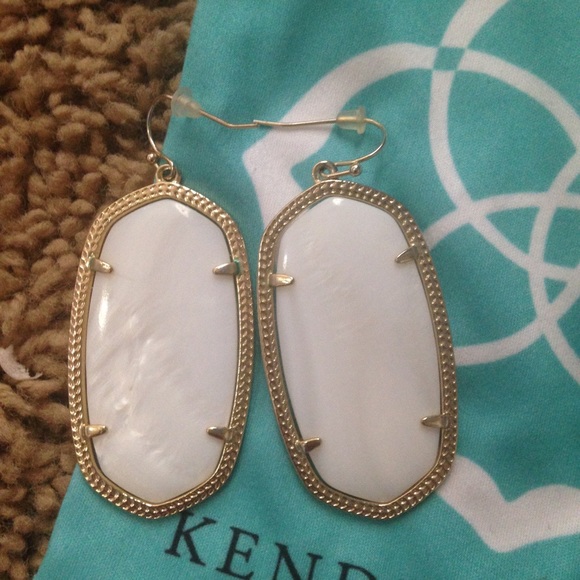 pearl white danielle kendra scott!