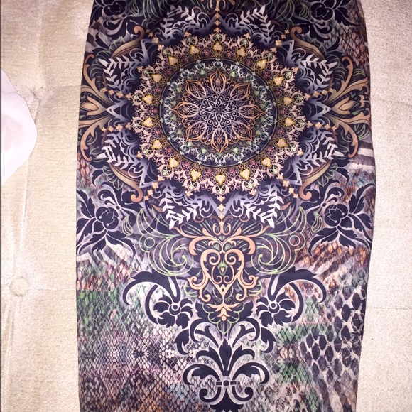 Gorgeous pattern pencil skirt