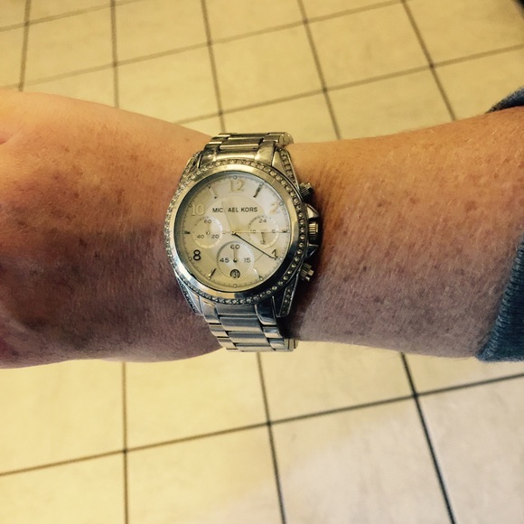 Watch - Picture 3 of 4