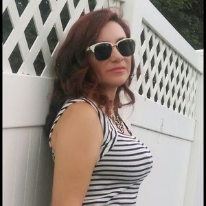 Meet your Posher, Angela