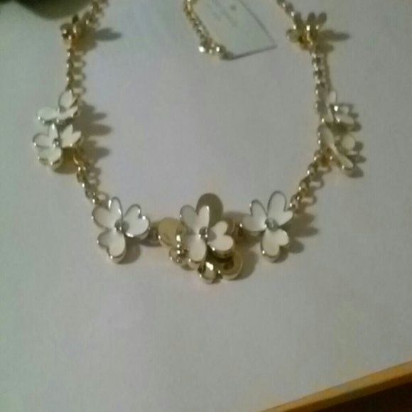 Kate Spade Pansy Blossoms - Picture 2 of 3