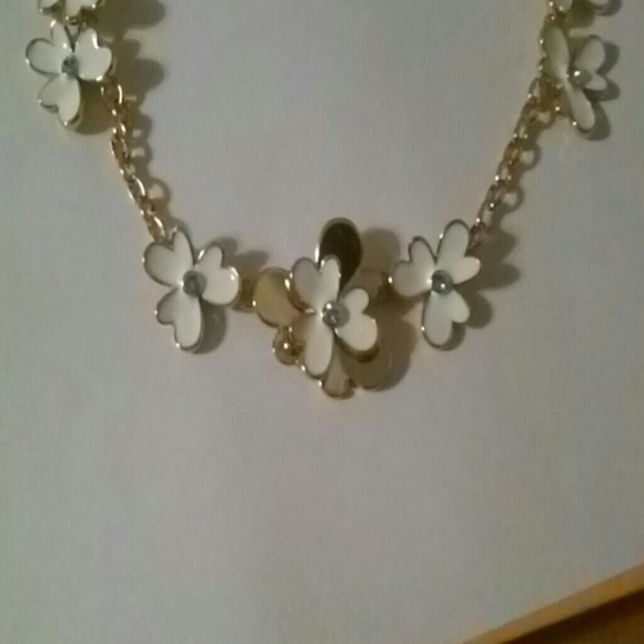 Kate Spade Pansy Blossoms - Picture 3 of 3