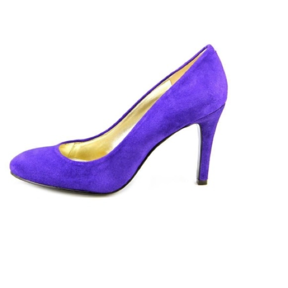 Purple suede pumps!