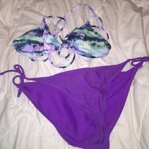 Bathing suit bottoms and top
