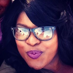 Meet your Posher, Monique