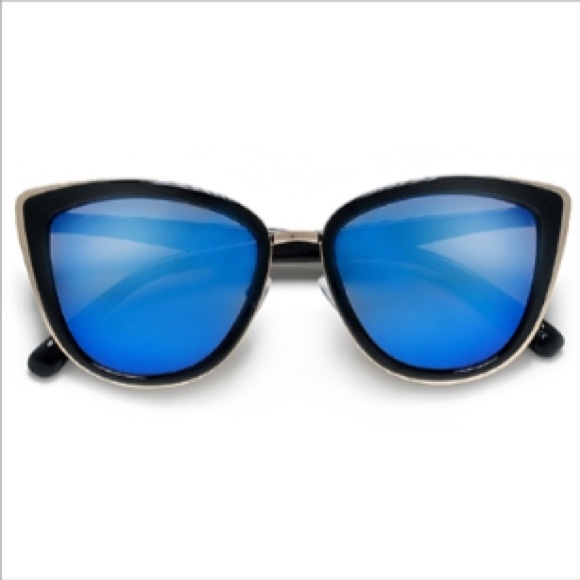 Oversized mirrored sunglasses
