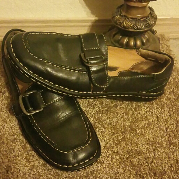 Black Leather Shoes - Picture 2 of 3