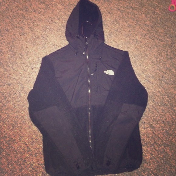 black fleece north face with hood