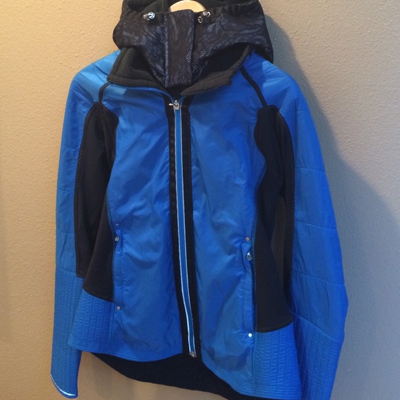 Stylish Jacket w/cute detail and fleece lining