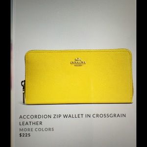 Coach Wallet in yellow cross grain leather