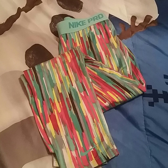 Nike pros capris