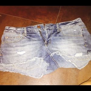 AE SHORTS SIZE 6