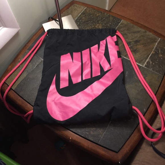 💥MAKE AN OFFER!!!💥Nike bag