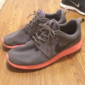 Nike roshe runs mango