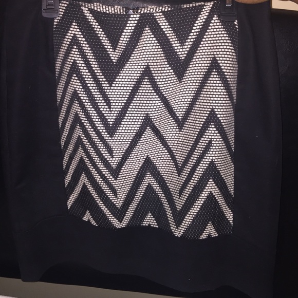 Worthington black skirt