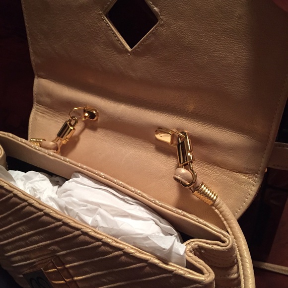 St. John handbag - Picture 2 of 4