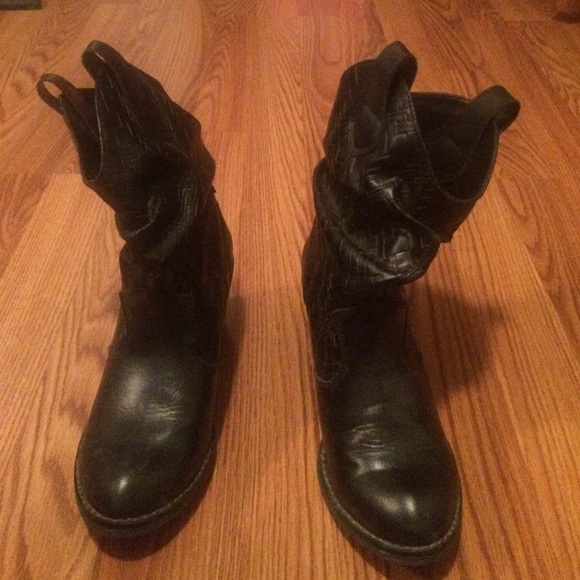 Boots - Picture 2 of 3